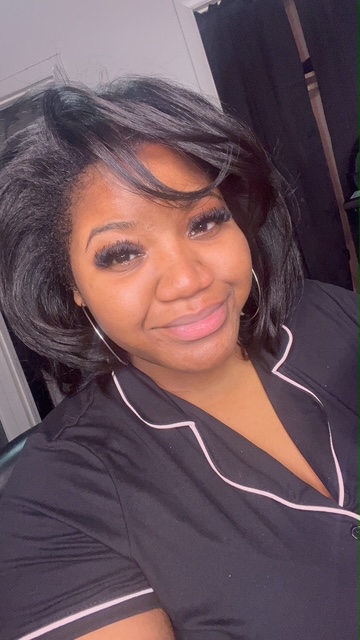 Nayyriah, lead stylist at So Nyce Studio's